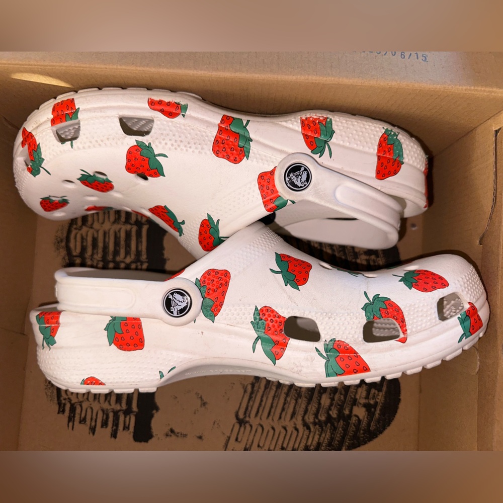 CROCS Strawberry Classic Clogs